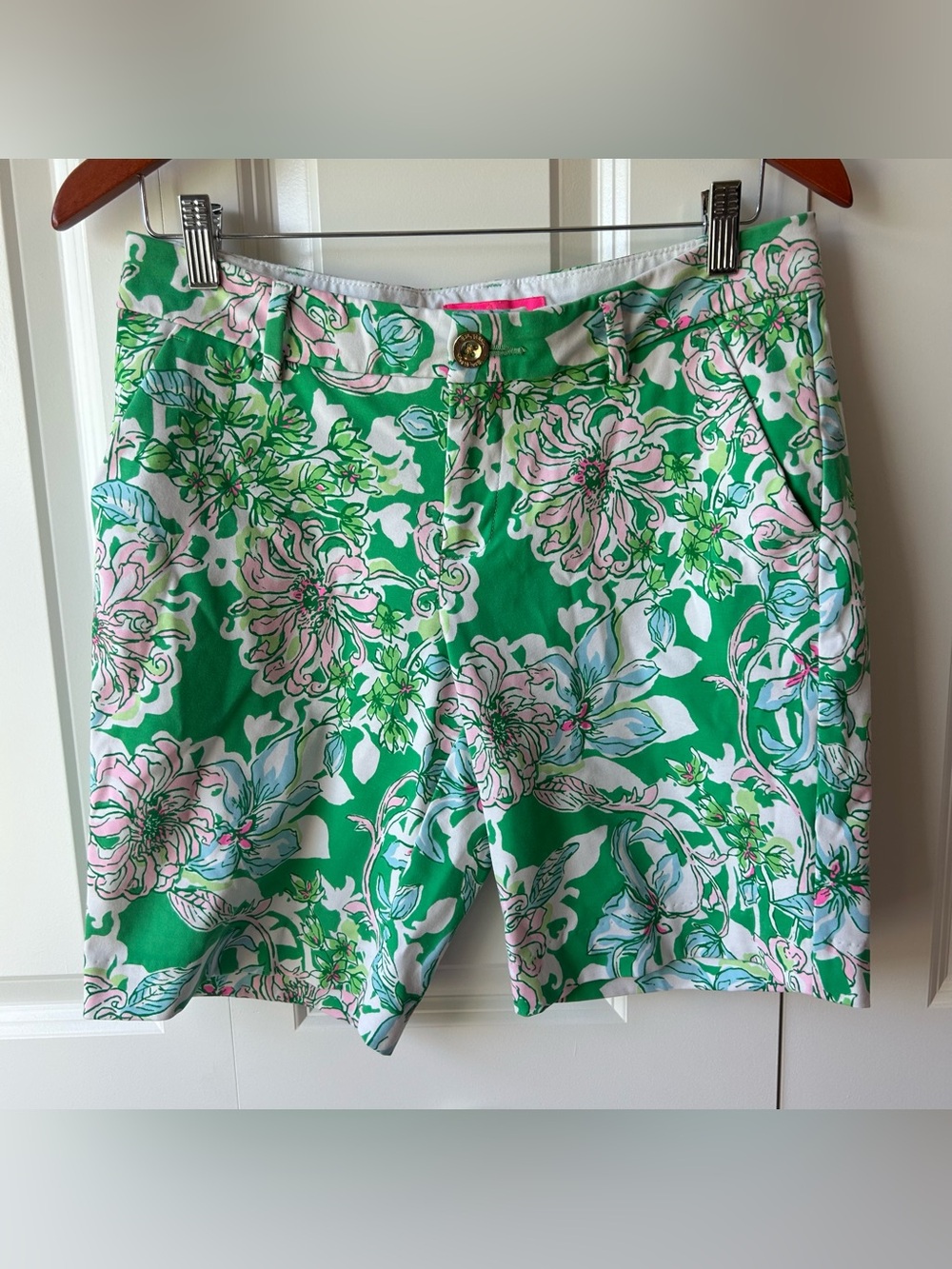 🌸 Lilly Pulitzer Floral Bermuda Shorts — Size 6 — Green & Pink 💚